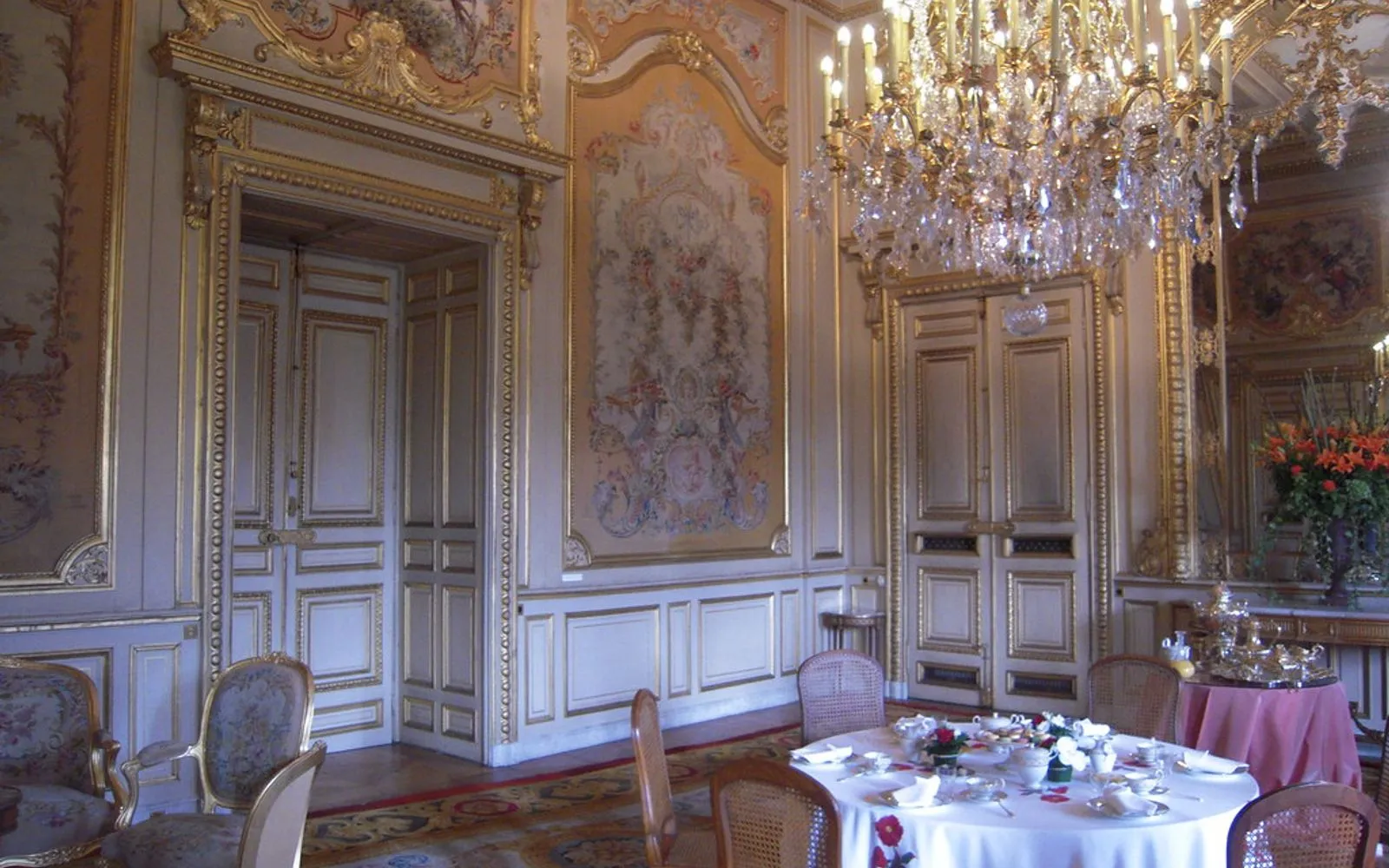 SALON DES BEAUVAIS