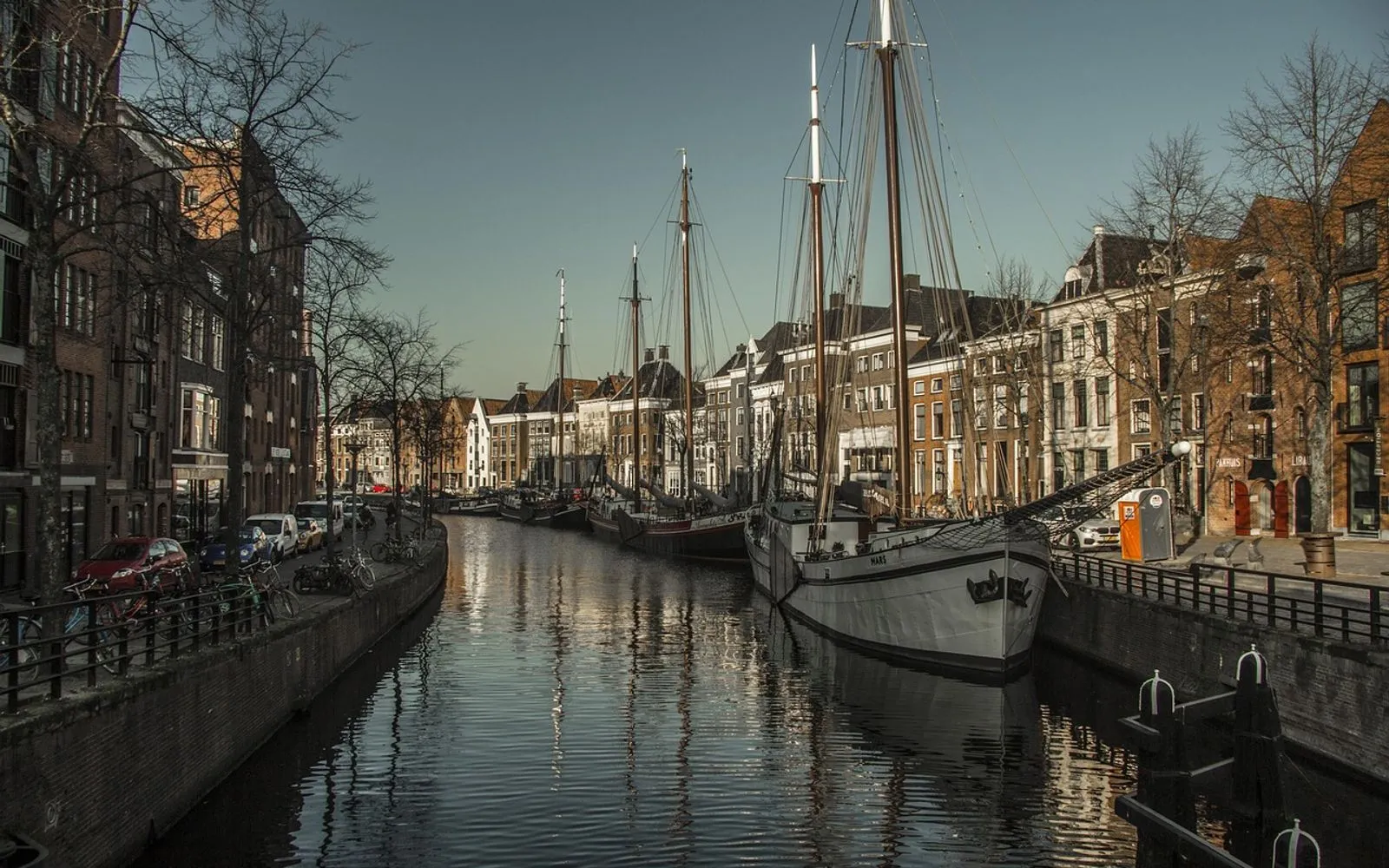 groningen, canal, boats, buildings, water, nature, reflection, houses, old town, historical, medieval, town, city, street, urban, netherlands, holland, europe