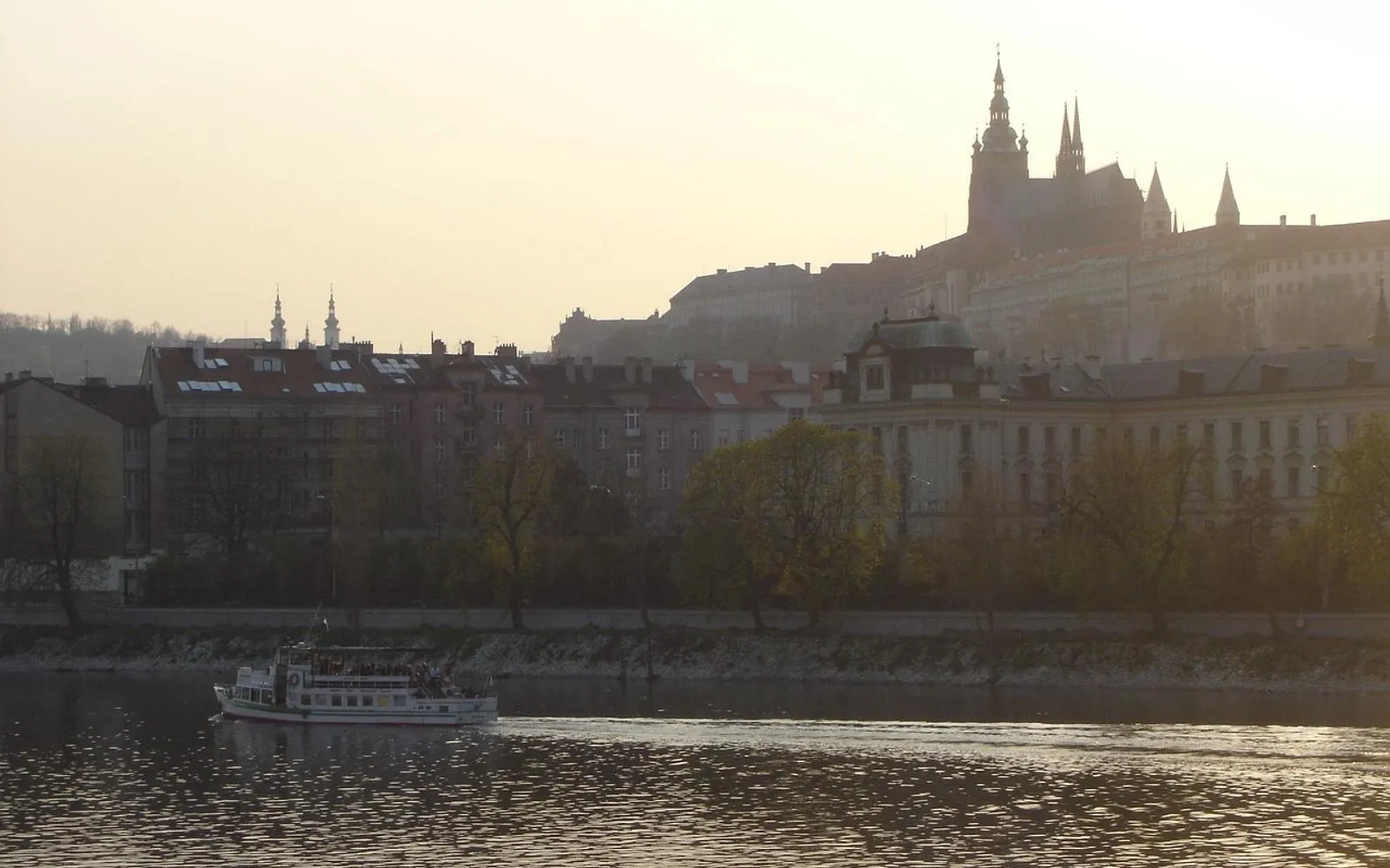 prag, bail, old town