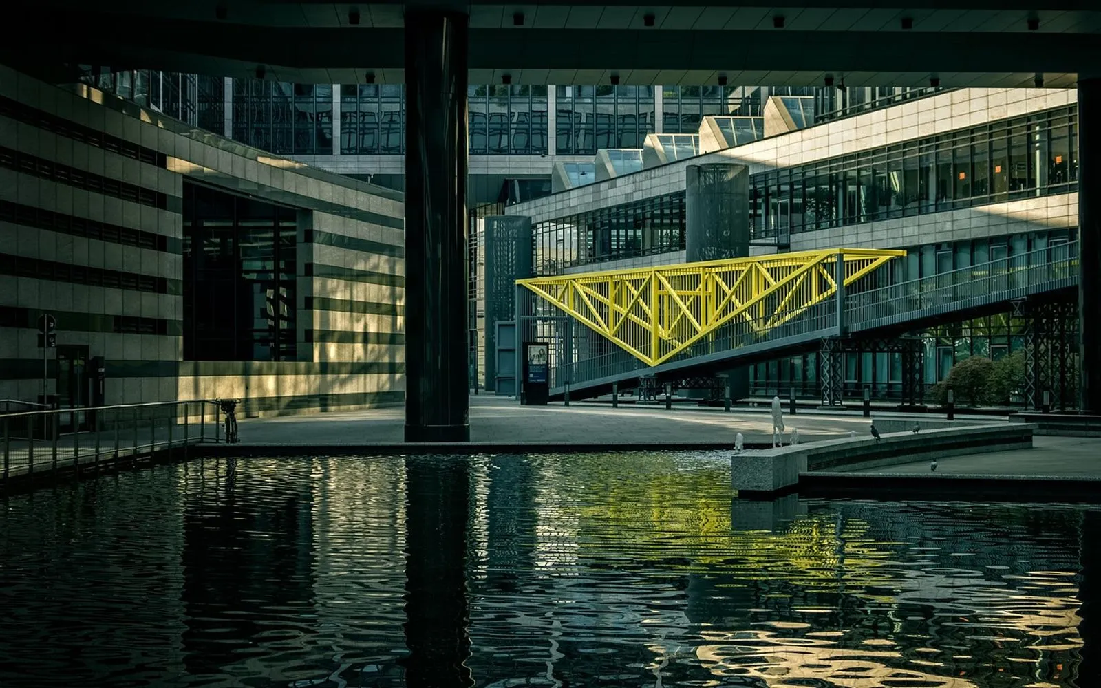 building, bank, facade, reflection, modern, urban, city, water, office building, architecture, nature, stuttgart, germany
