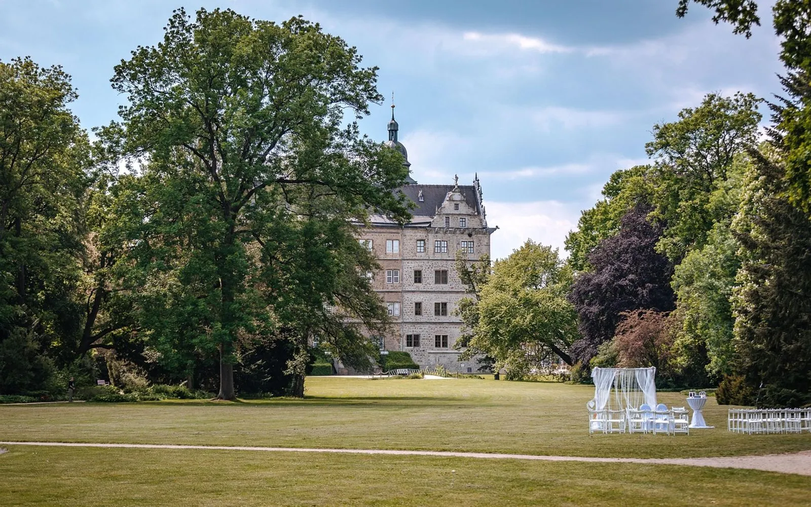 wolfsburg castle, castle park, wedding venue, wedding, castle, wolfsburg, germany, lower saxony, free wedding ceremony, wedding location ideas, wedding venue, wedding venue, wedding venue, wedding venue, wedding venue, wolfsburg