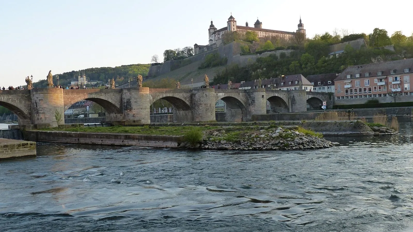 Würzburg – Flughafen Frankfurt: Über den Spessart zum Abflug